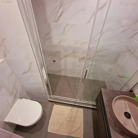 With A Parking Space 3* مالي لوشينغْ