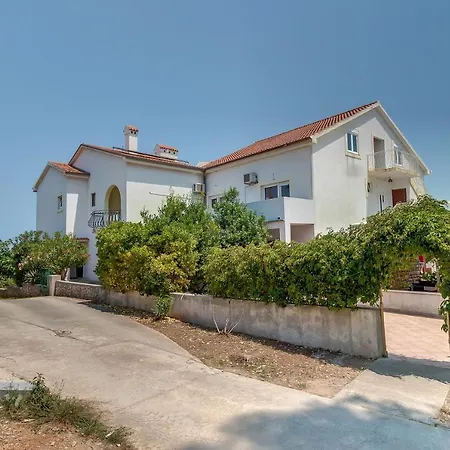 With A Parking Space Guest house 3*