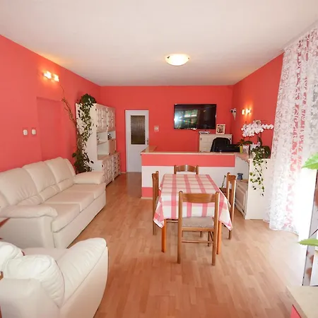 With A Parking Space Pensjonat 3*